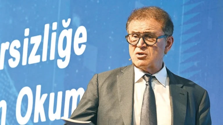 unlu-ekonomist-nouriel-roubini-daha-yuksek-buyume-daha-dusuk-enflasyon-xycf_cover